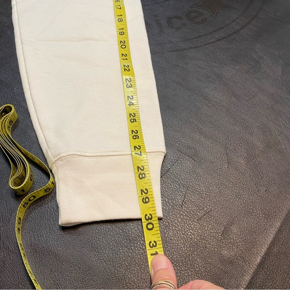 Ladie’s Official Def Leppard Graphic Design Sweatshirt NWT Size L - Picture 11 of 11